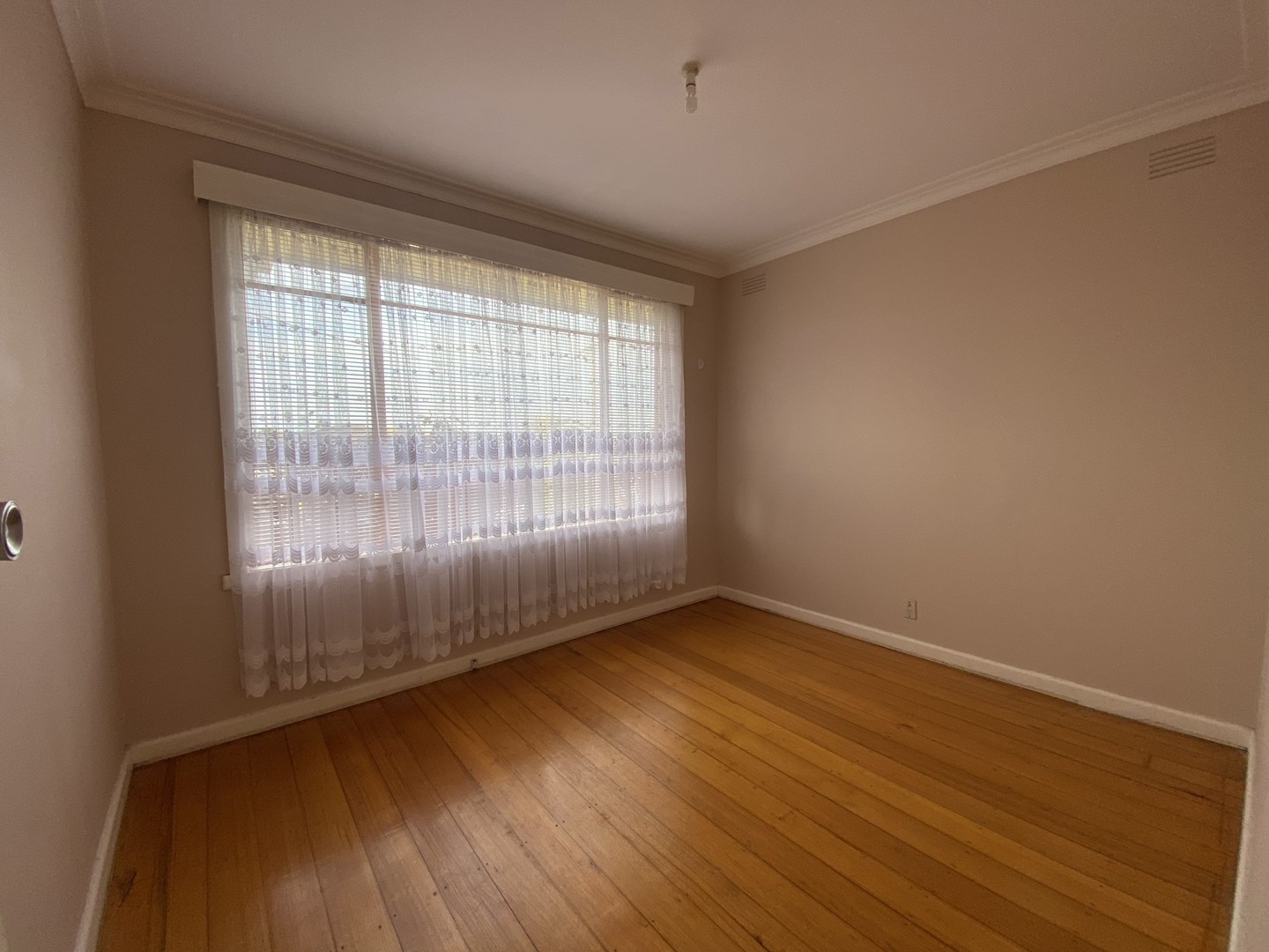 64 Newman Crescent, Niddrie, VIC 3042, Niddrie - Thumbnail 4