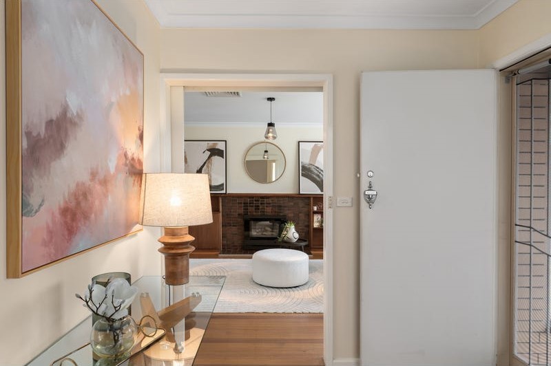 64 Scenic Crescent, Eltham North, VIC 3095, Eltham North - Thumbnail 3