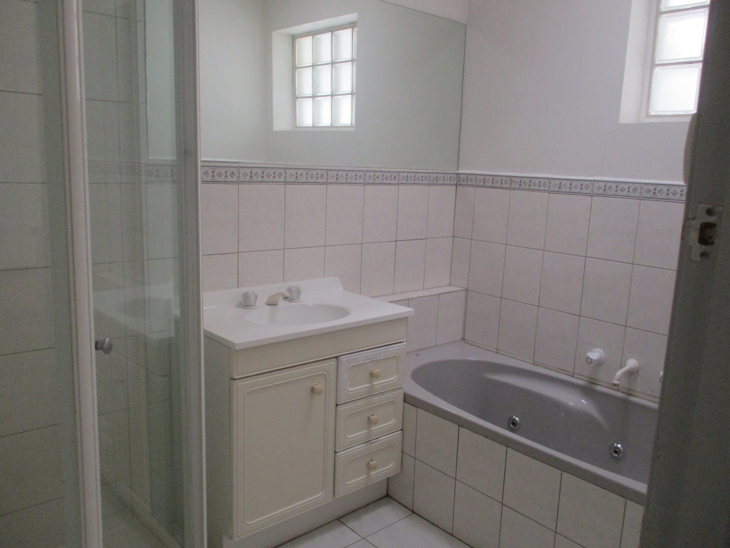 64 Scoresby Road, Bayswater, VIC 3153, Bayswater - Thumbnail 4