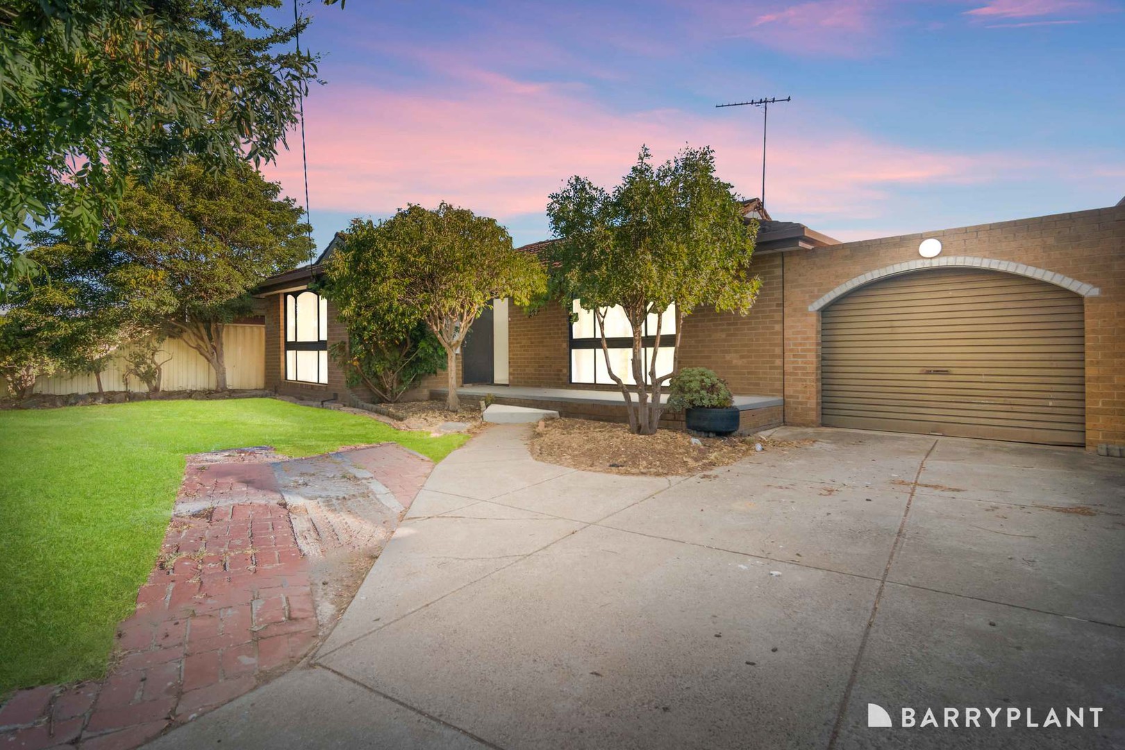 65 Atheldene Drive, St Albans, VIC 3021, St Albans - Thumbnail 2