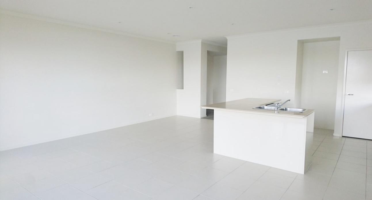 65 Broadbeach Circuit, Point Cook, VIC 3030, Point Cook - Thumbnail 2