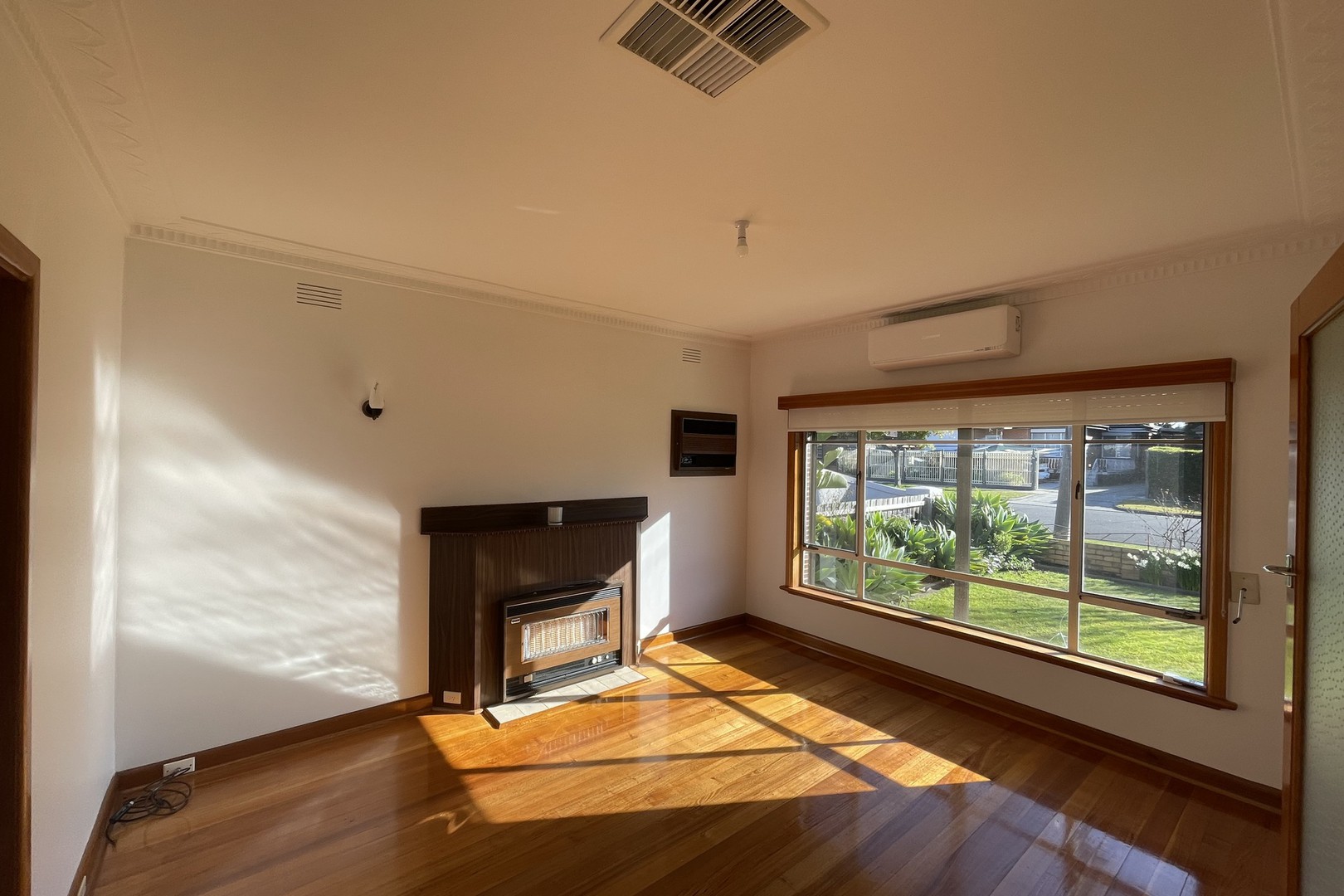 65 Glasgow Avenue, Reservoir, VIC 3073, Reservoir - Thumbnail 2