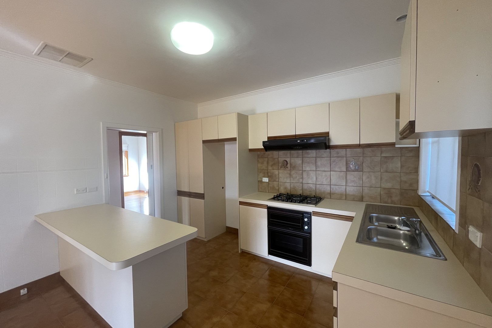 65 Glasgow Avenue, Reservoir, VIC 3073, Reservoir - Thumbnail 4