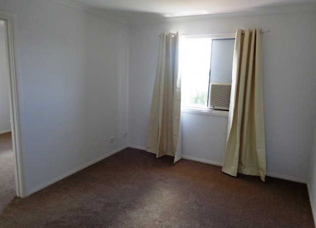 65 Glastonbury Circuit, Point Cook, VIC 3030, Point Cook - Thumbnail 3