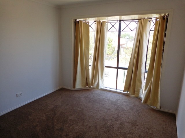 65 Glastonbury Circuit, Point Cook, VIC 3030, Point Cook - Thumbnail 5