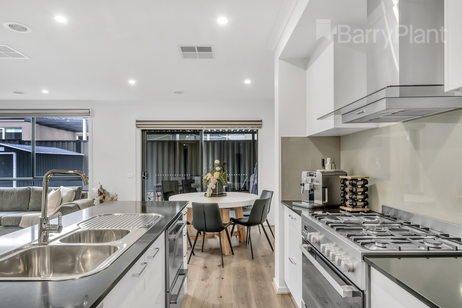 65 Gossia Avenue, Craigieburn, VIC 3064 - Thumbnail 2 - 12/02/2024