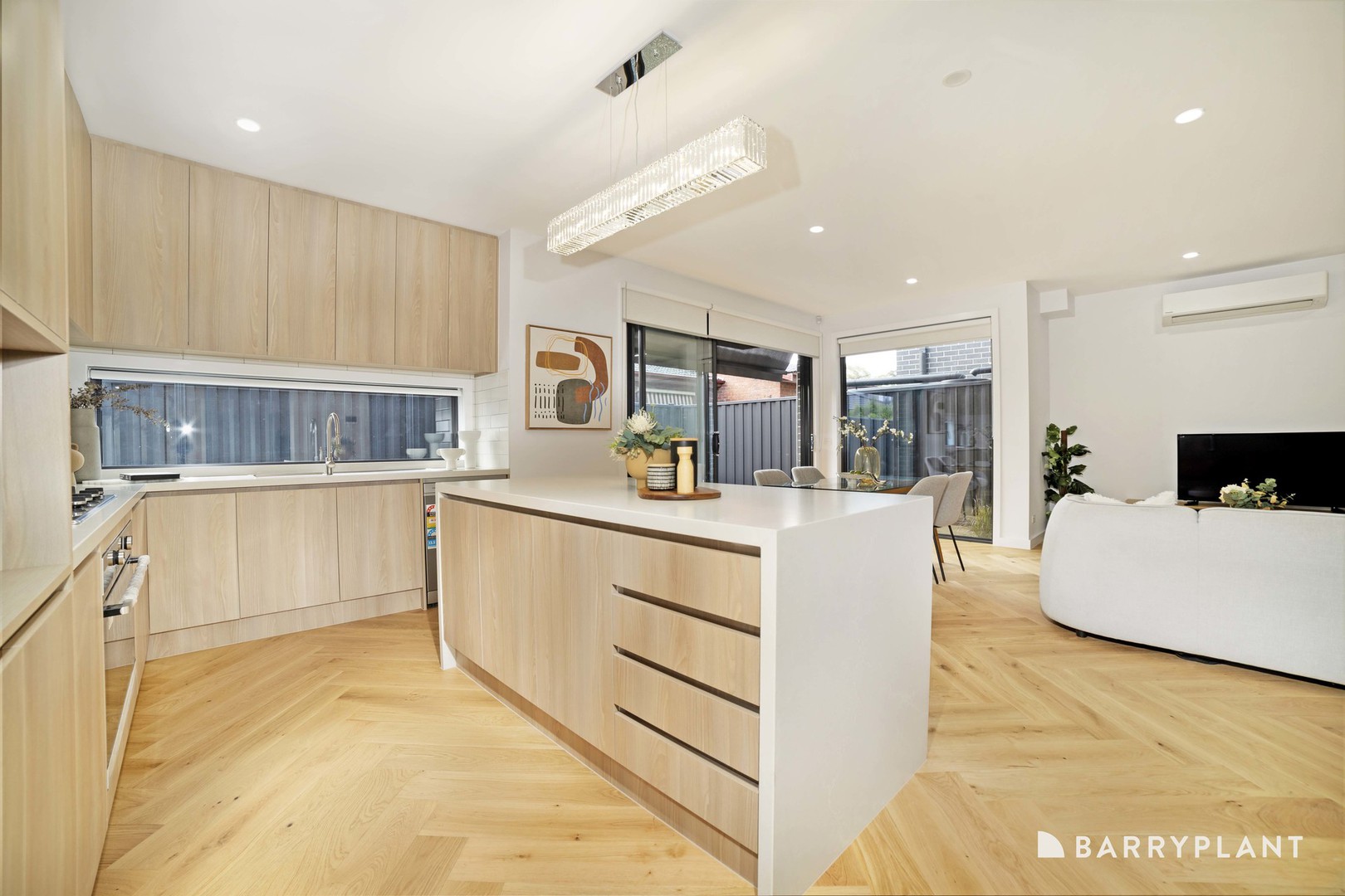 65 Grevillia Road, Oak Park, VIC 3046, Oak Park - Thumbnail 4