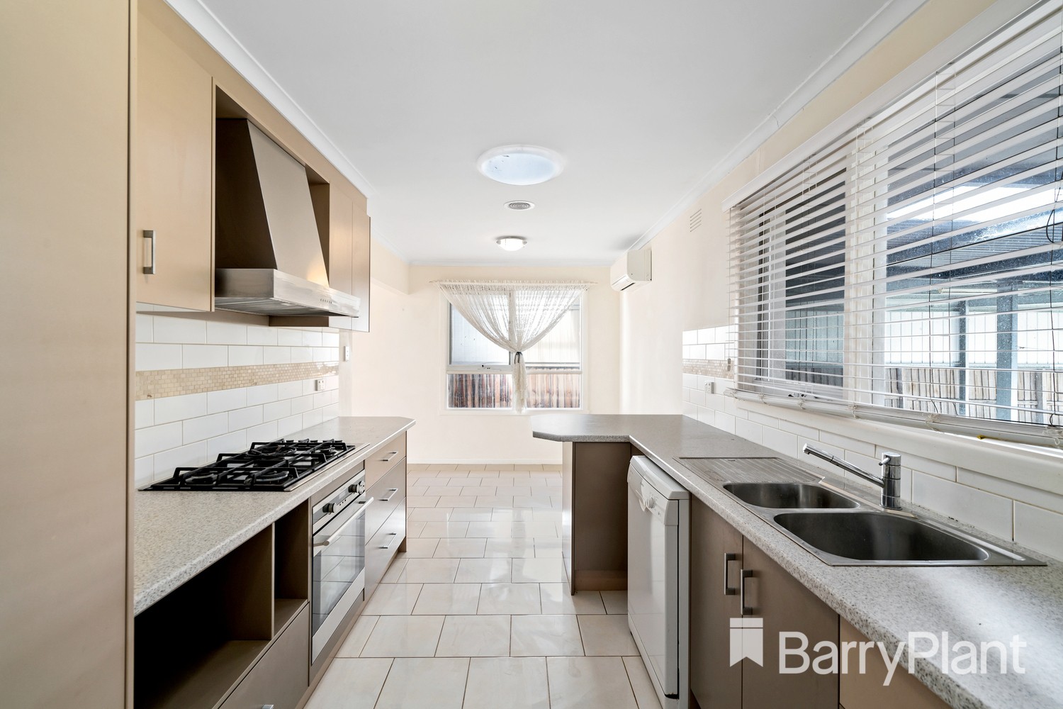 65 Hall Street, Sunshine West, VIC 3020, Sunshine West - Thumbnail 2