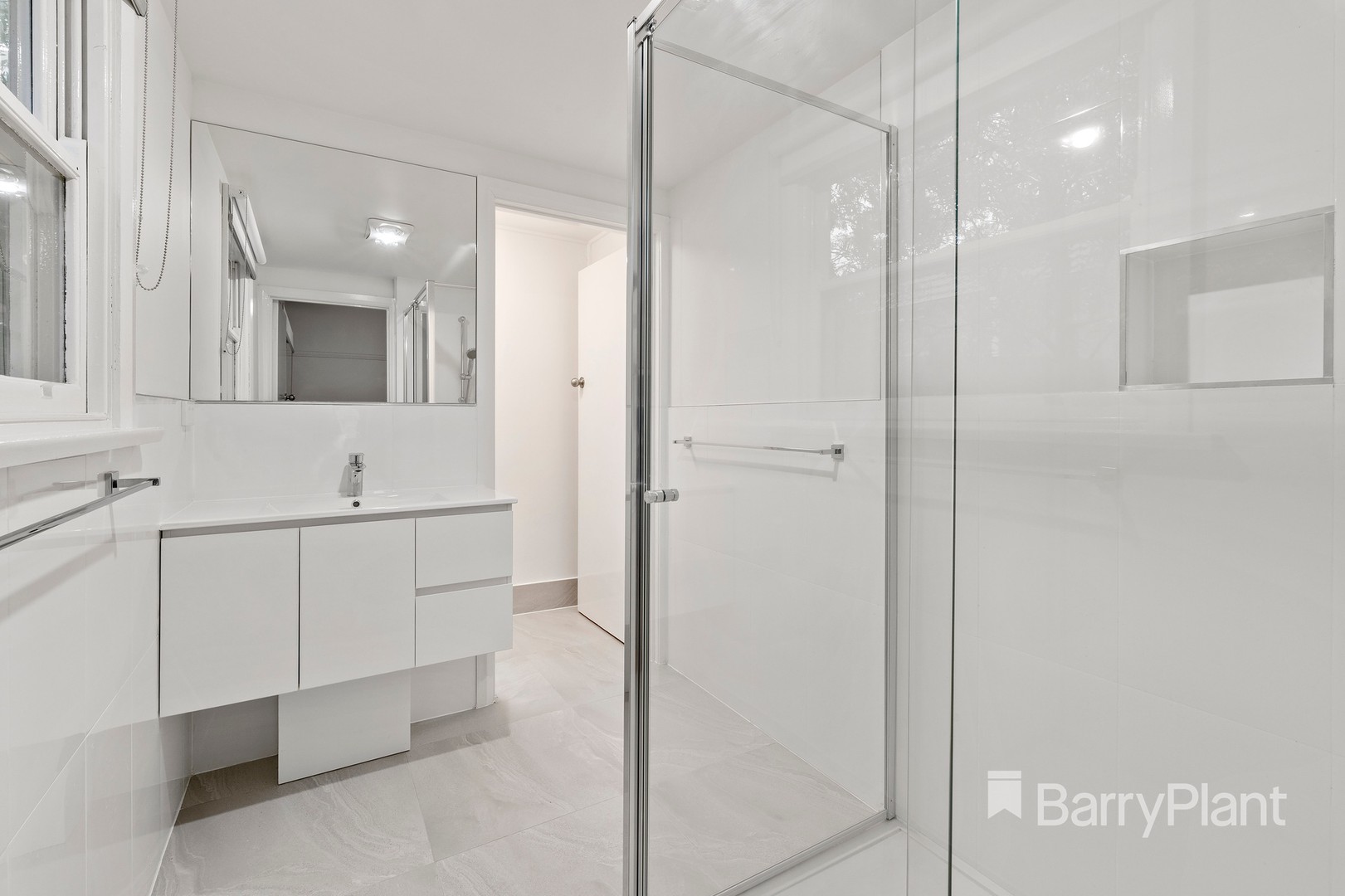 65 Kelvin Avenue, Montmorency, VIC 3094, Montmorency - Thumbnail 5