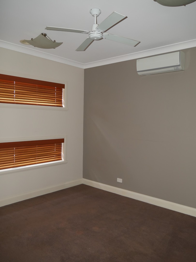 65 Lakewood Boulevard, Melton, VIC 3337, Melton - Thumbnail 4