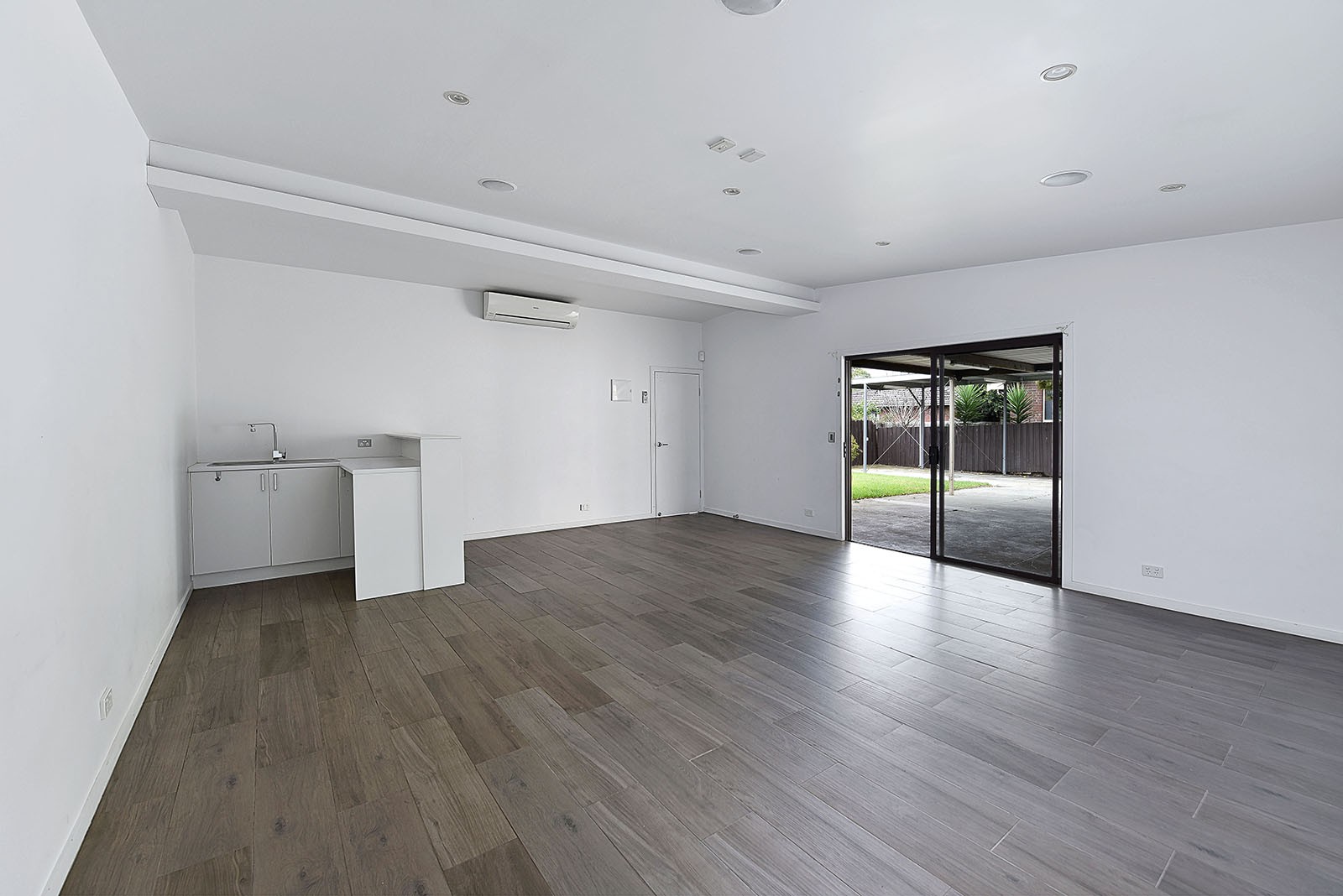 65 Roberts Road, Airport West, VIC 3042, Airport West - Thumbnail 4