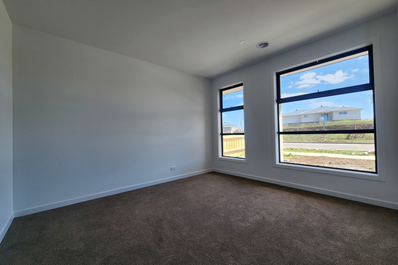 65 Waterfern Street, Fraser Rise, VIC 3336, Fraser Rise - Thumbnail 4