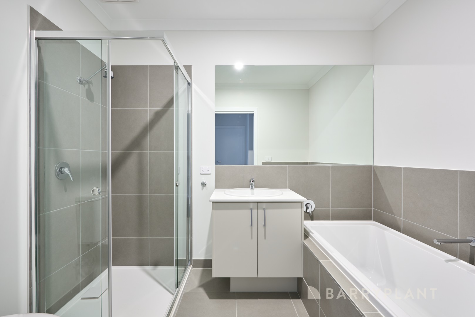 66 Gippsland Ave, Clyde North, VIC 3178 - Thumbnail 2 - 17/03/2025