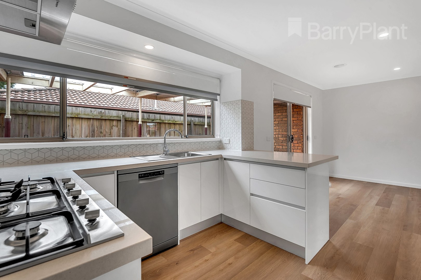66 Rokeby Crescent, Craigieburn, VIC 3064, Craigieburn - Thumbnail 3