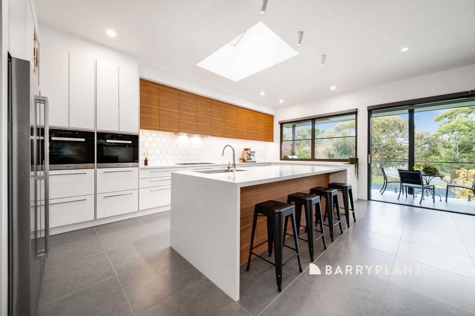 66 Russell Crescent, Doncaster East, VIC 3109 - Thumbnail 2 - 24/11/2025