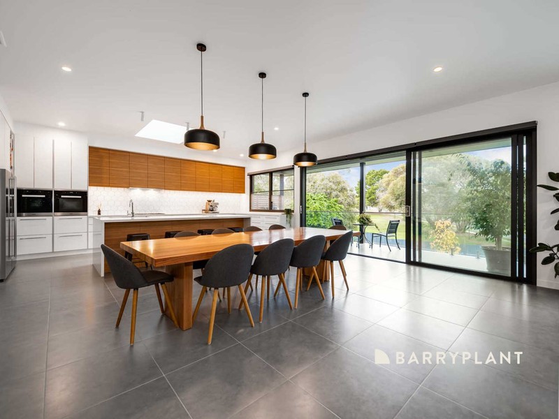 66 Russell Crescent, Doncaster East, VIC 3109 - Image - 24/11/2025