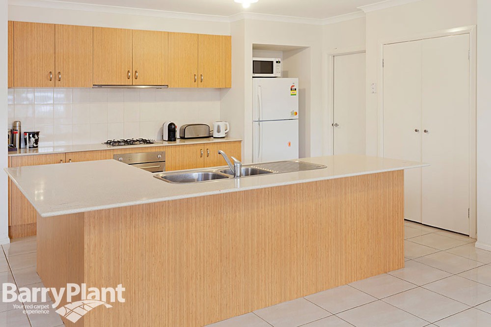 66 Yuruga Boulevard, Point Cook, VIC 3030, Point Cook - Thumbnail 2