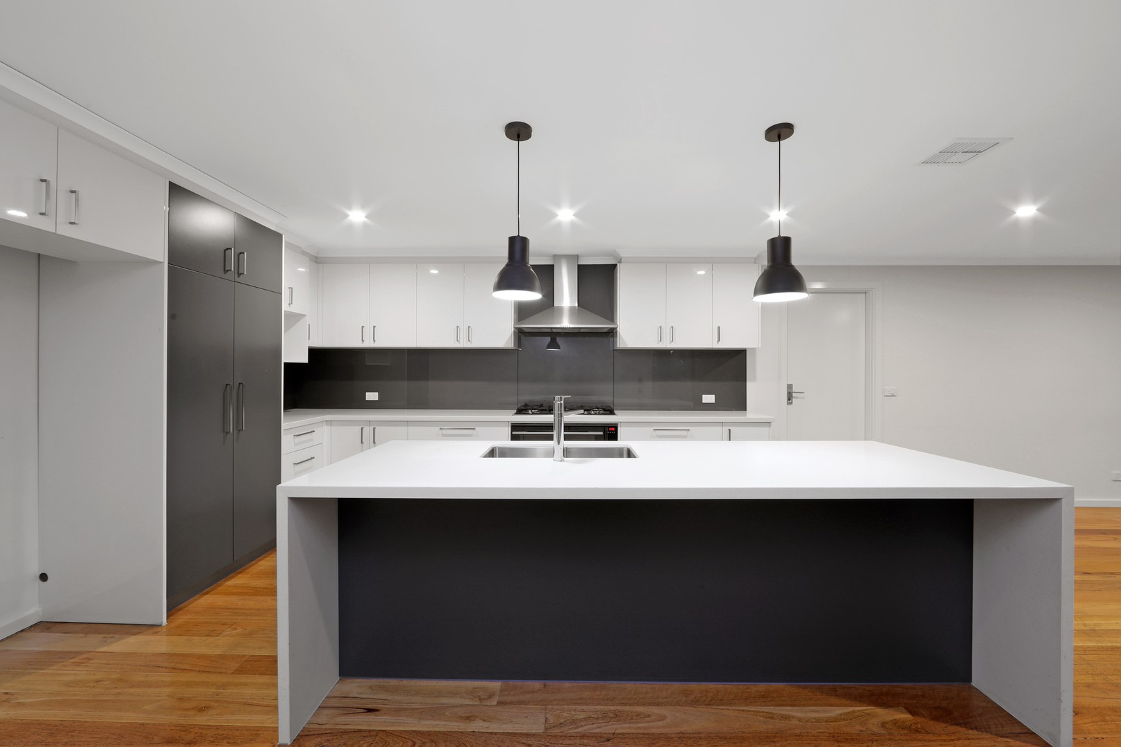 67 Deschamp CrescentRowville, VIC 3178, Rowville - Thumbnail 3