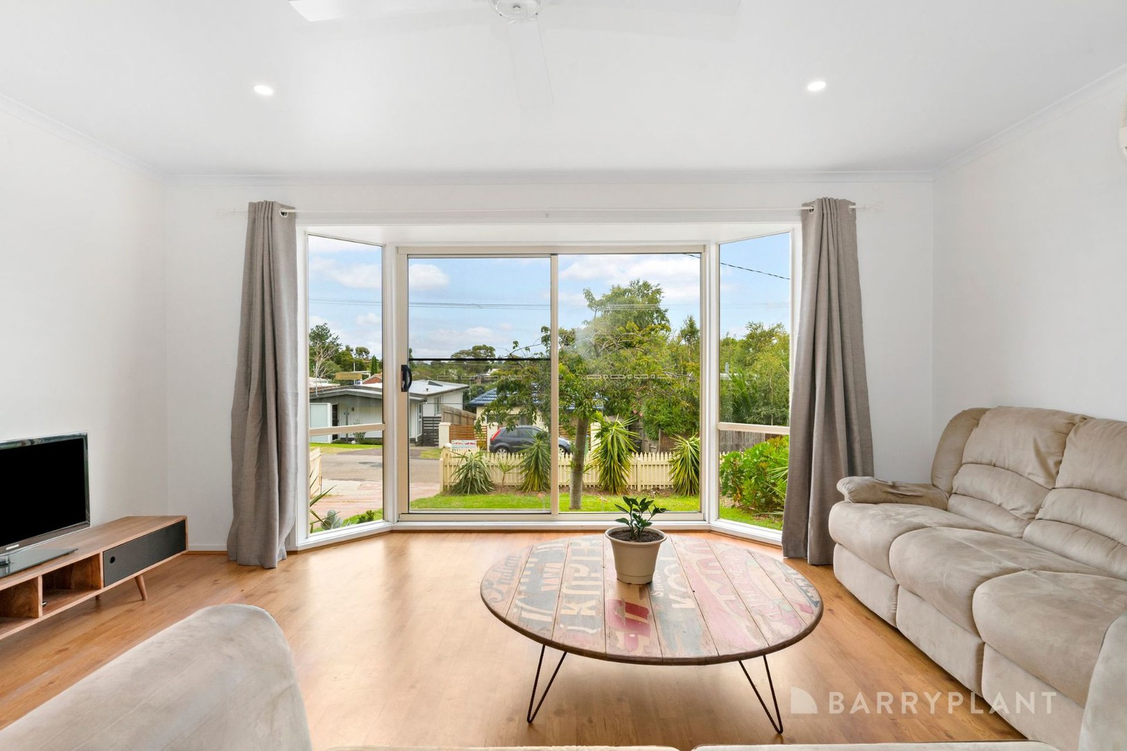 67 Eighth Avenue, Rosebud, VIC 3939 - Thumbnail 2 - 21/07/2025