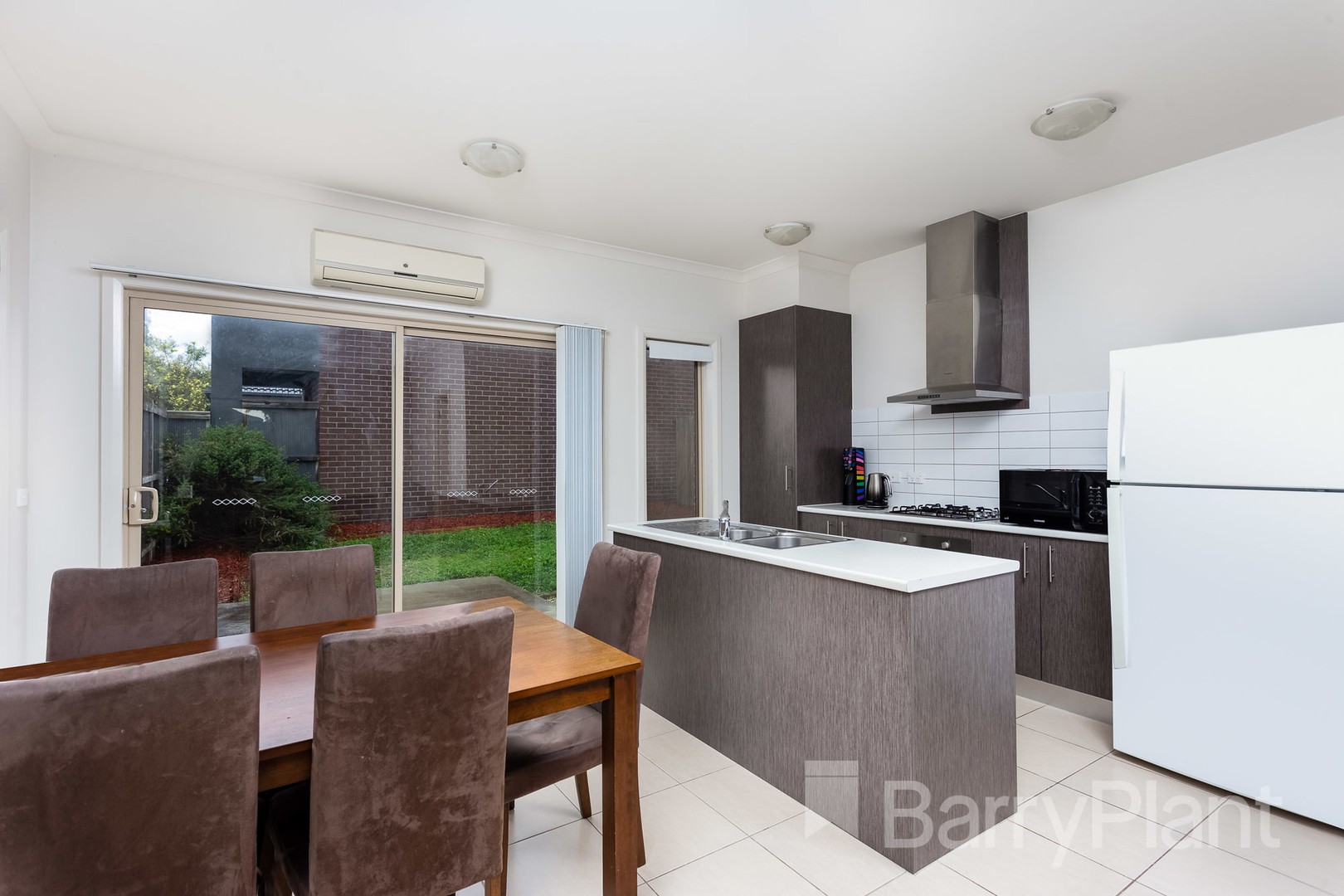 67 Hargrave Avenue, Point Cook, VIC 3030, Point Cook - Thumbnail 3