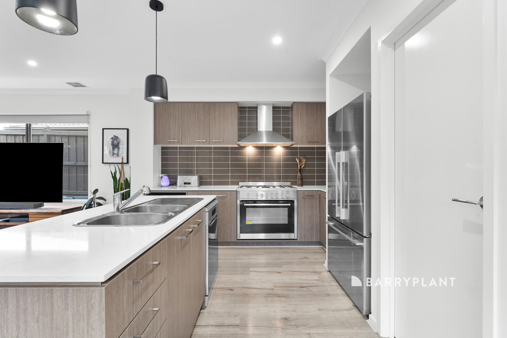 67 Hedgevale Drive, Officer, VIC 3809 - Thumbnail 2 - 11/02/2026