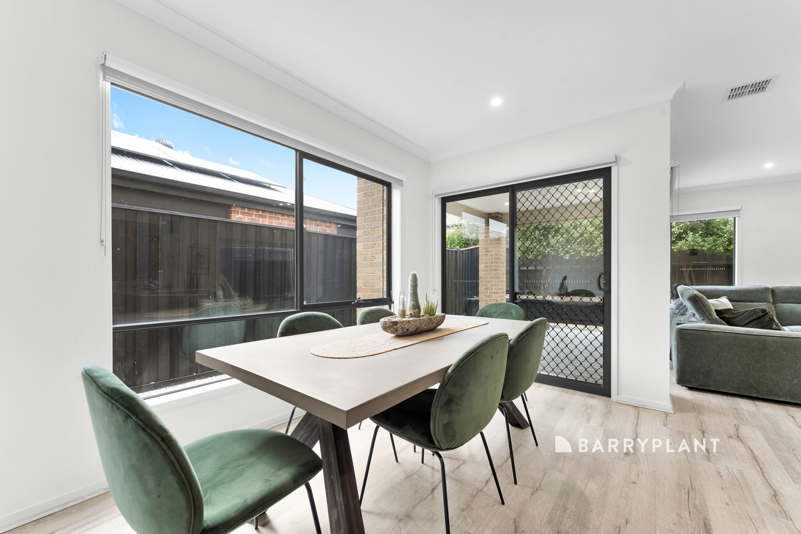 67 Hedgevale Drive, Officer, VIC 3809, Officer - Thumbnail 5