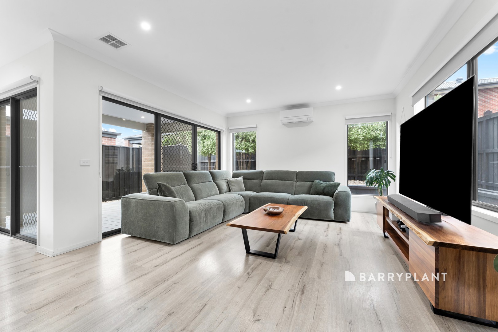 67 Hedgevale Drive, Officer, VIC 3809, Officer - Thumbnail 8
