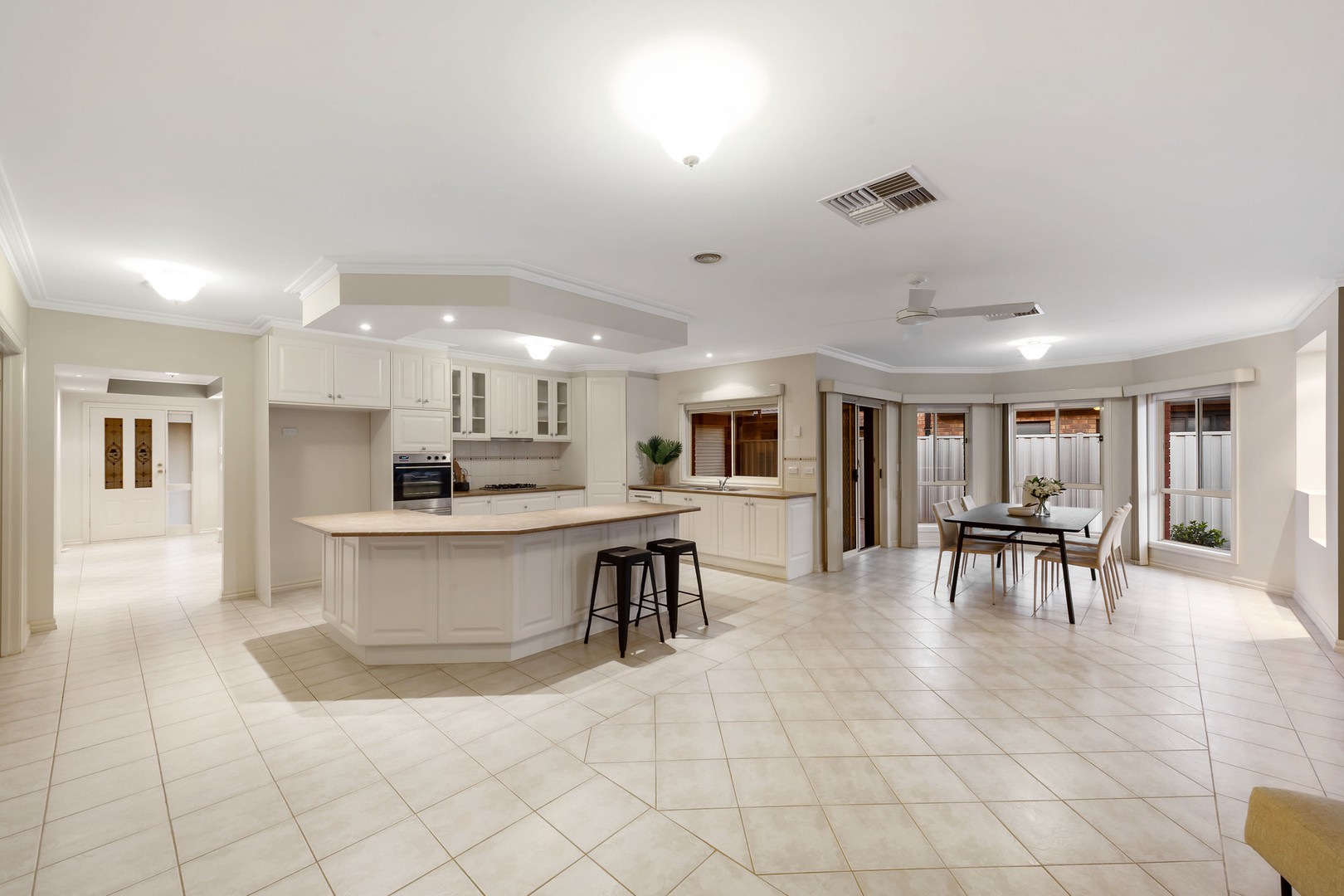 67 Jindabyne AvenueTaylors Hill, VIC 3037, Taylors Hill - Thumbnail 4