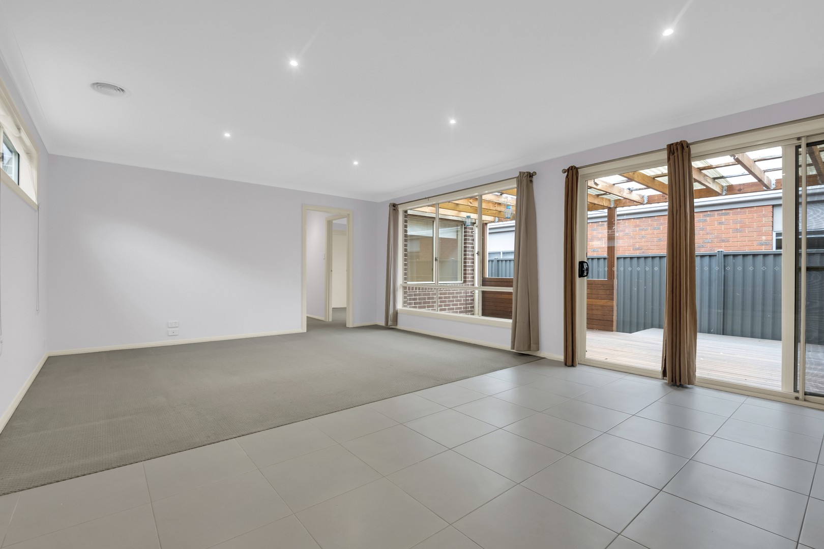 67 Kinglake Crescent, Craigieburn, VIC 3064, Craigieburn - Thumbnail 3