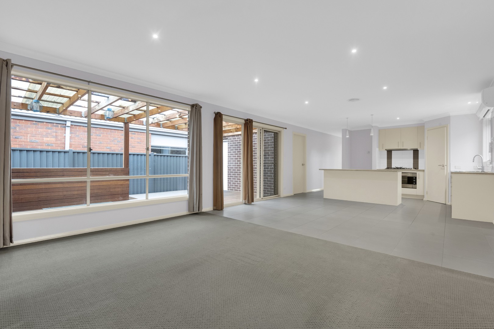 67 Kinglake Crescent, Craigieburn, VIC 3064, Craigieburn - Thumbnail 4