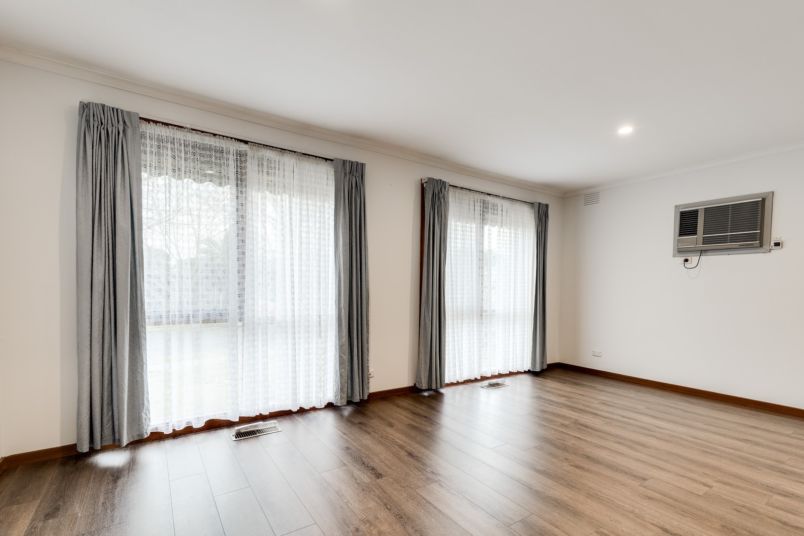 67 Murray Crescent, Rowville, VIC 3178, Rowville - Thumbnail 2