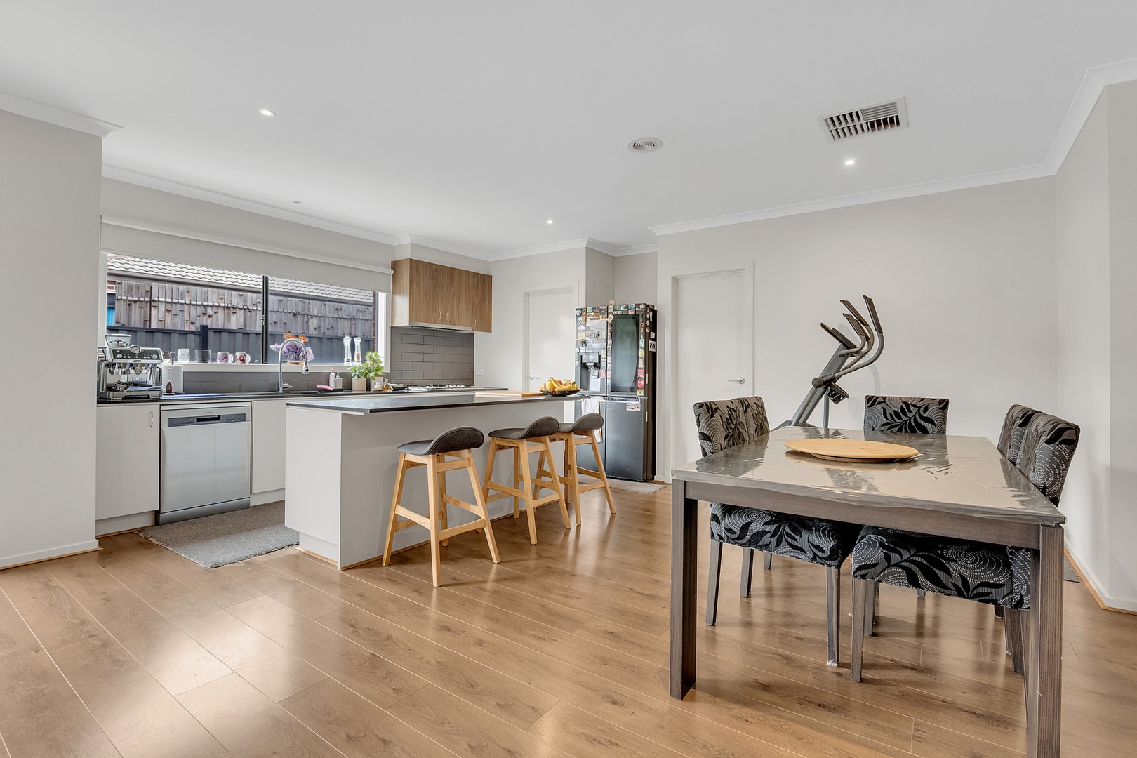 67 Peppertree Parade, Craigieburn, VIC 3064, Craigieburn - Thumbnail 5