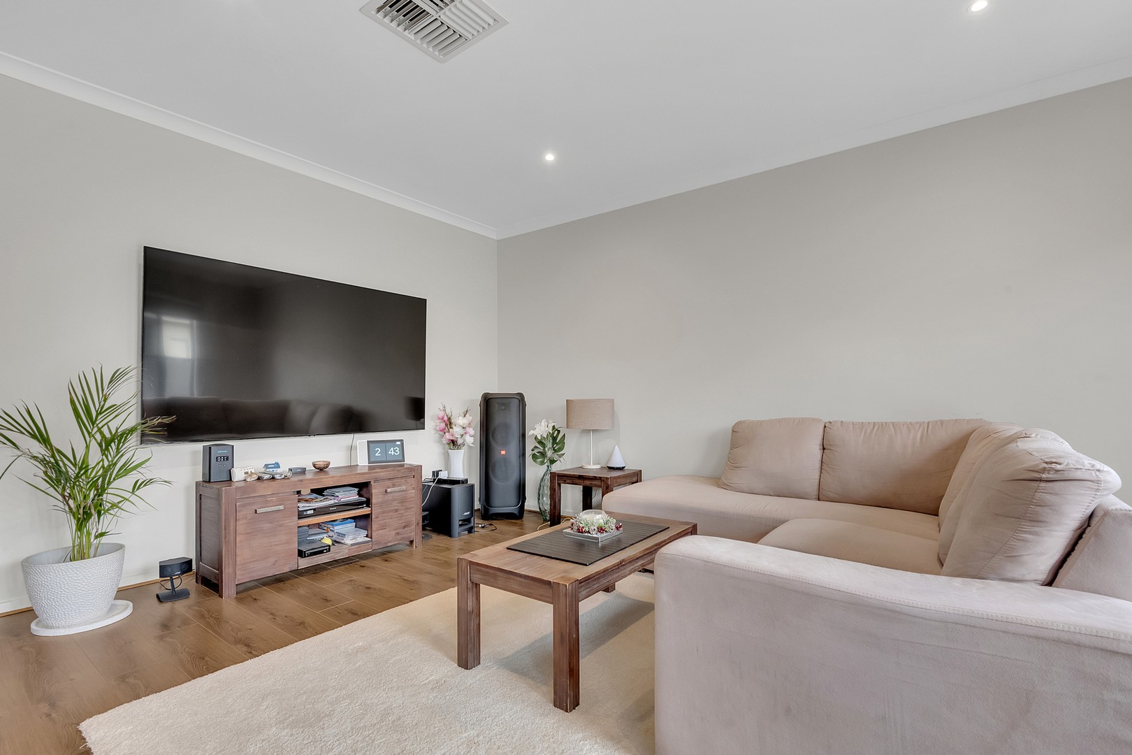 67 Peppertree Parade, Craigieburn, VIC 3064, Craigieburn - Thumbnail 6