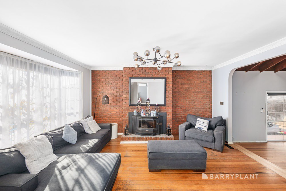 67 Veronica Crescent, Mill Park, VIC 3082 - Thumbnail 2 - 14/05/2025