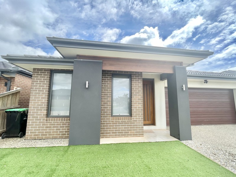 67 Whitecross Avenue, Thornhill Park, VIC 3335 - Image - 01/12/2025