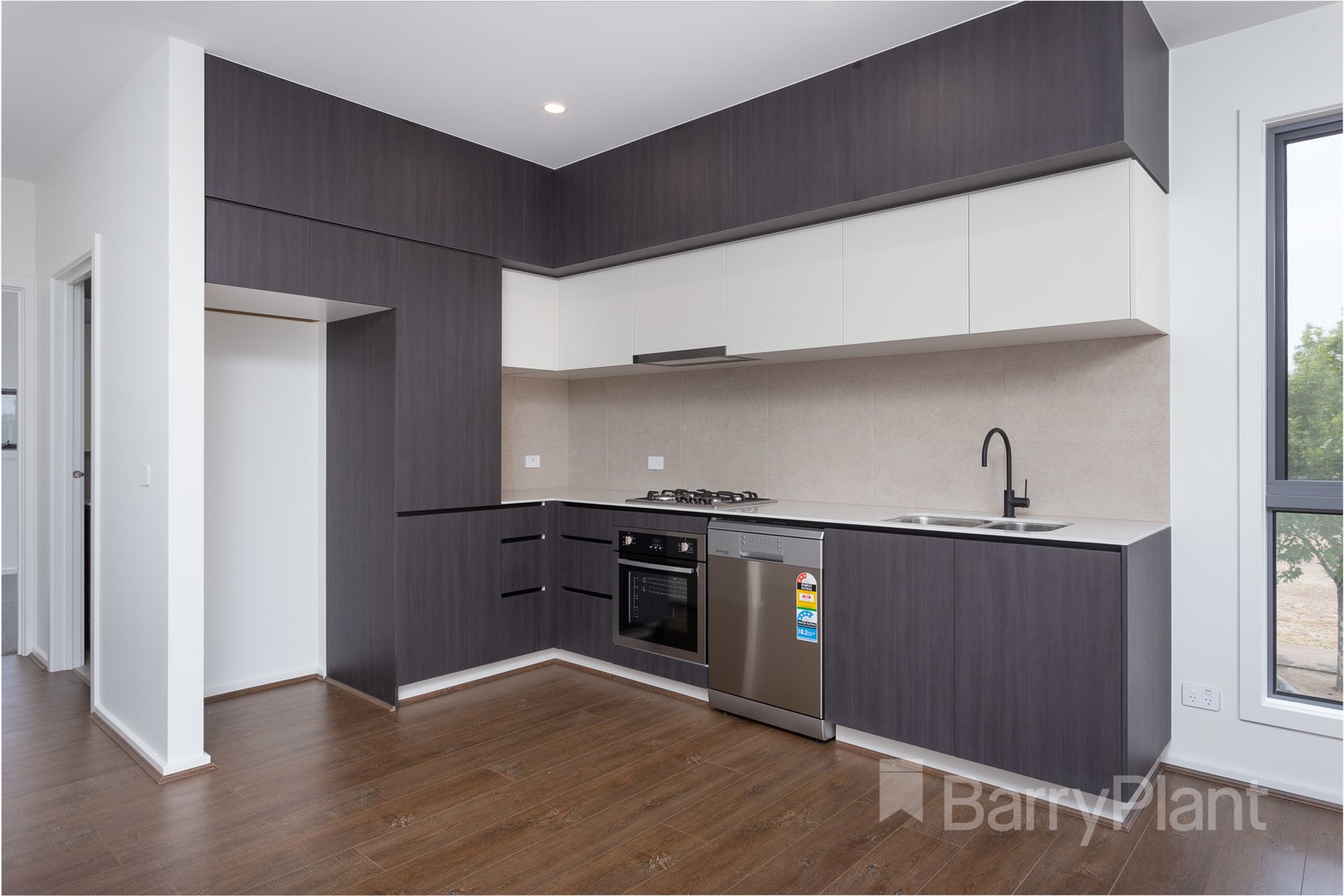 67 Zeta Crescent, Point Cook, VIC 3030, Point Cook - Thumbnail 3