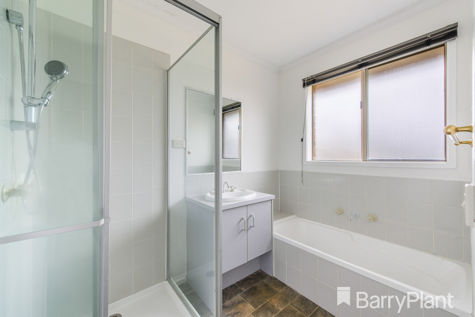 68 Iluka  Drive, Werribee, VIC 3030, Werribee - Thumbnail 4