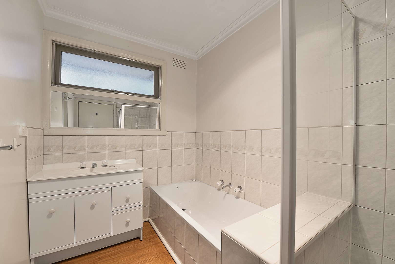 68 Mountain View Avenue, Avondale Heights, VIC 3034, Avondale Heights - Thumbnail 4