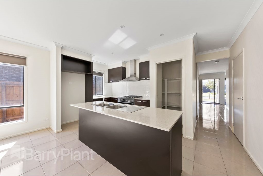68 Woodlea Boulevard, Aintree, VIC 3336, Aintree - Thumbnail 3