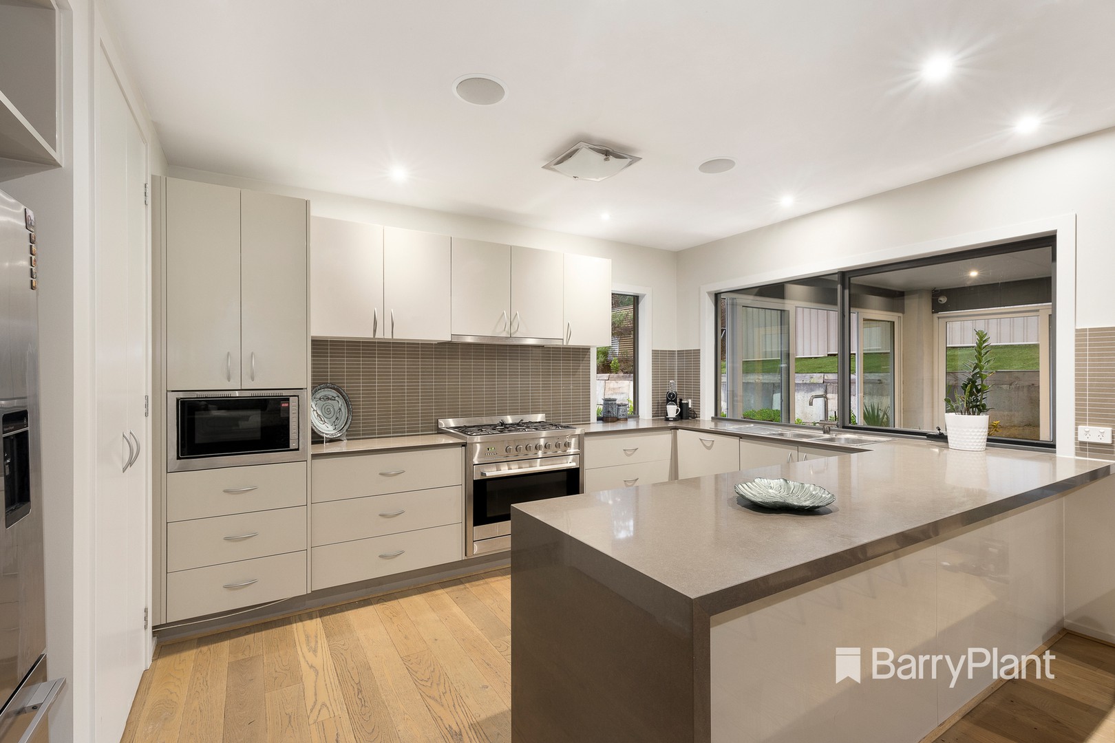 687 Heidelberg Kinglake Road, Hurstbridge, VIC 3099, Hurstbridge - Thumbnail 2
