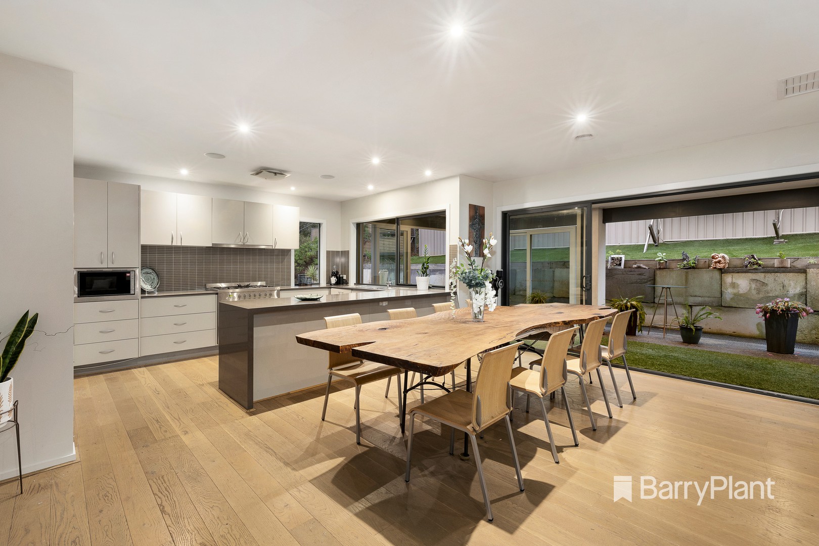 687 Heidelberg Kinglake Road, Hurstbridge, VIC 3099, Hurstbridge - Thumbnail 3