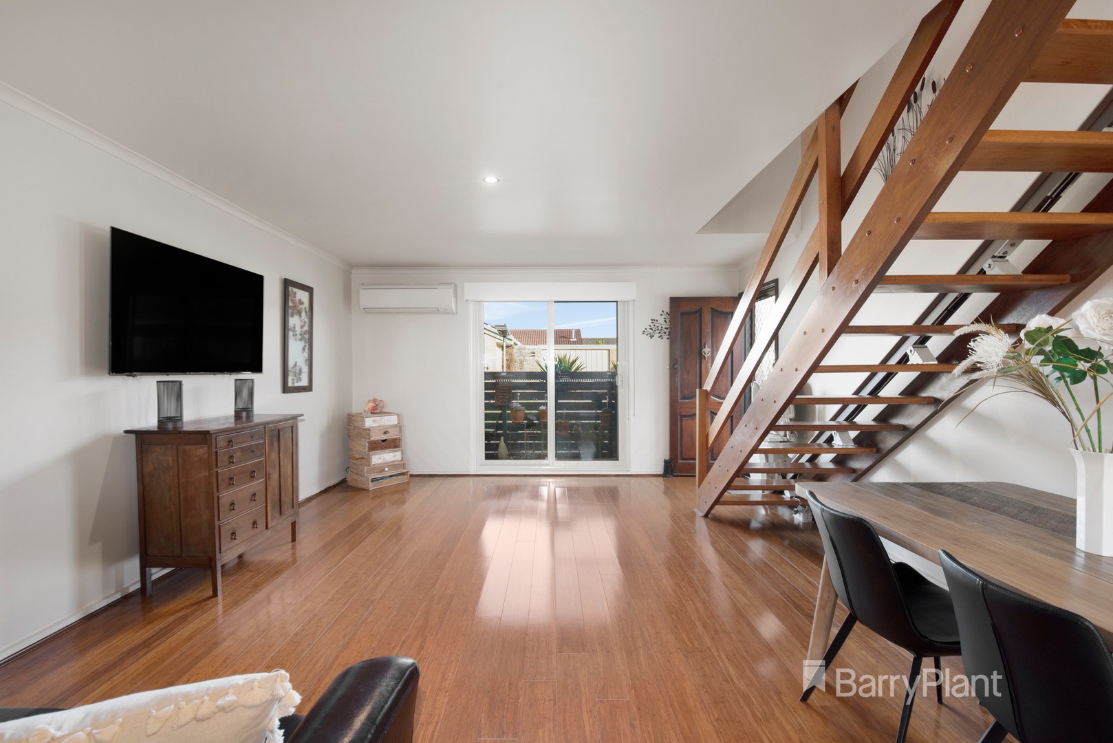 69/310 Warrigal Road, Cheltenham, VIC 3192, Cheltenham - Thumbnail 2