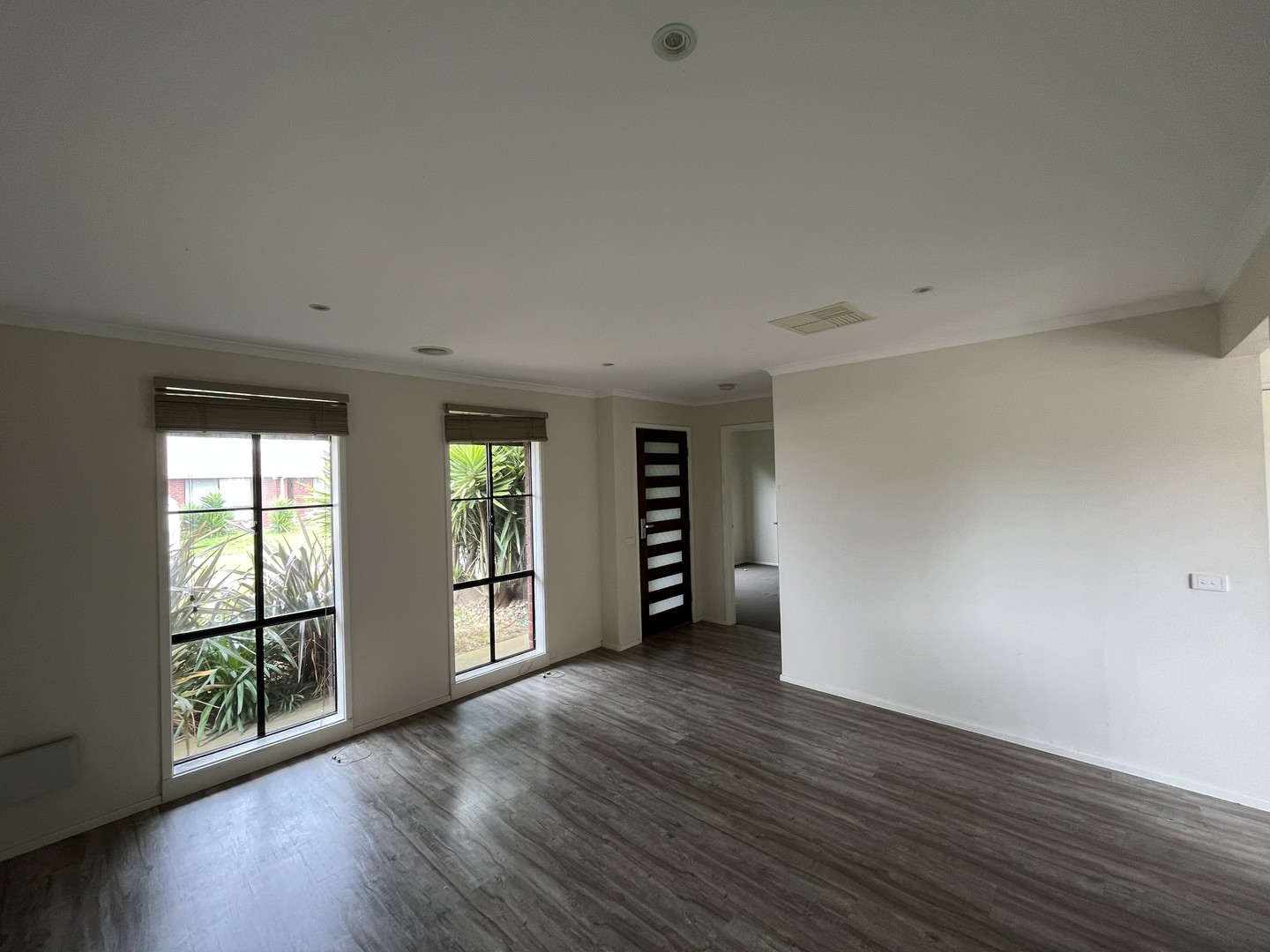 69 Flemington Crescent, Werribee, VIC 3030, Werribee - Thumbnail 2