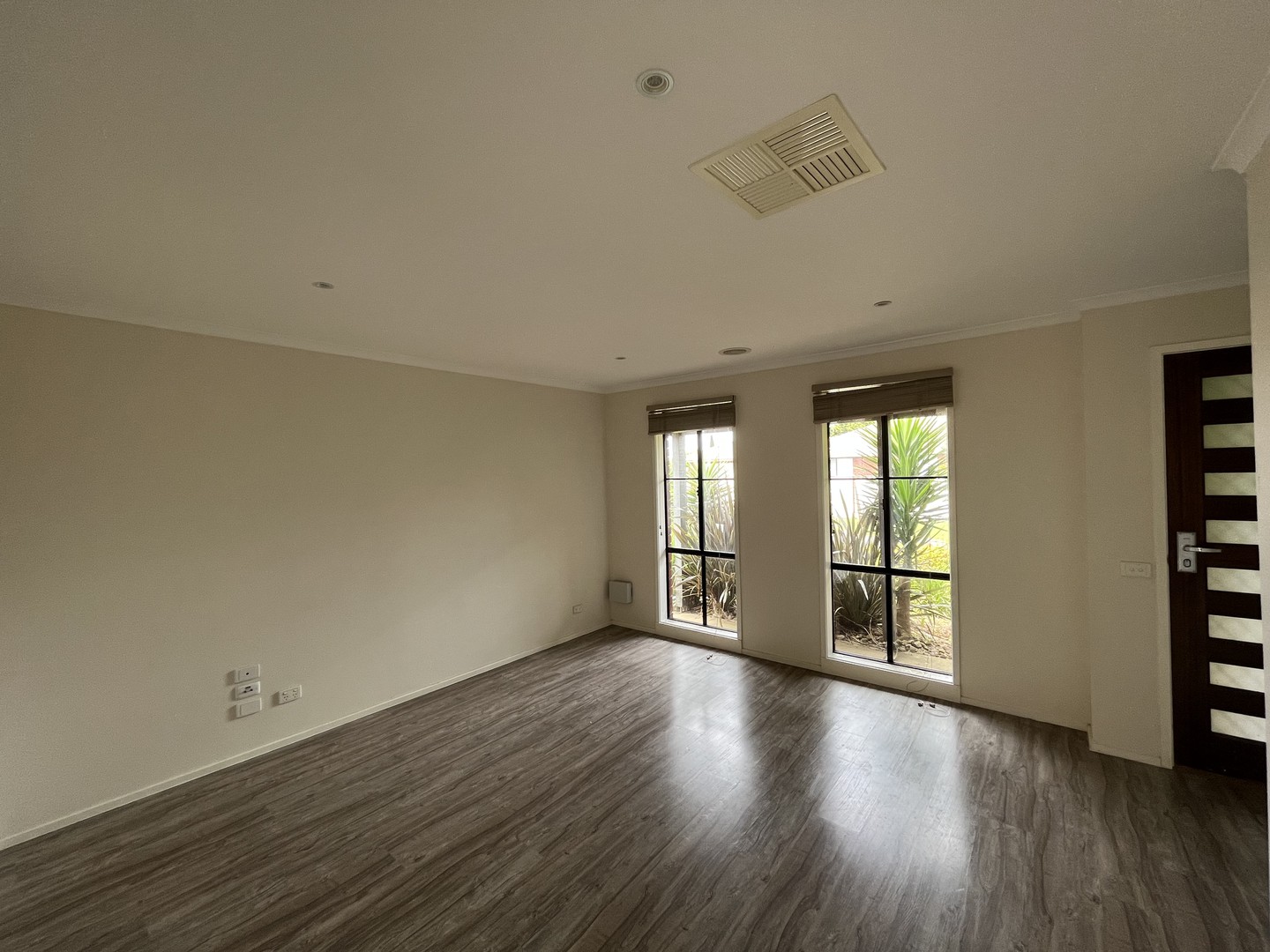69 Flemington Crescent, Werribee, VIC 3030, Werribee - Thumbnail 3