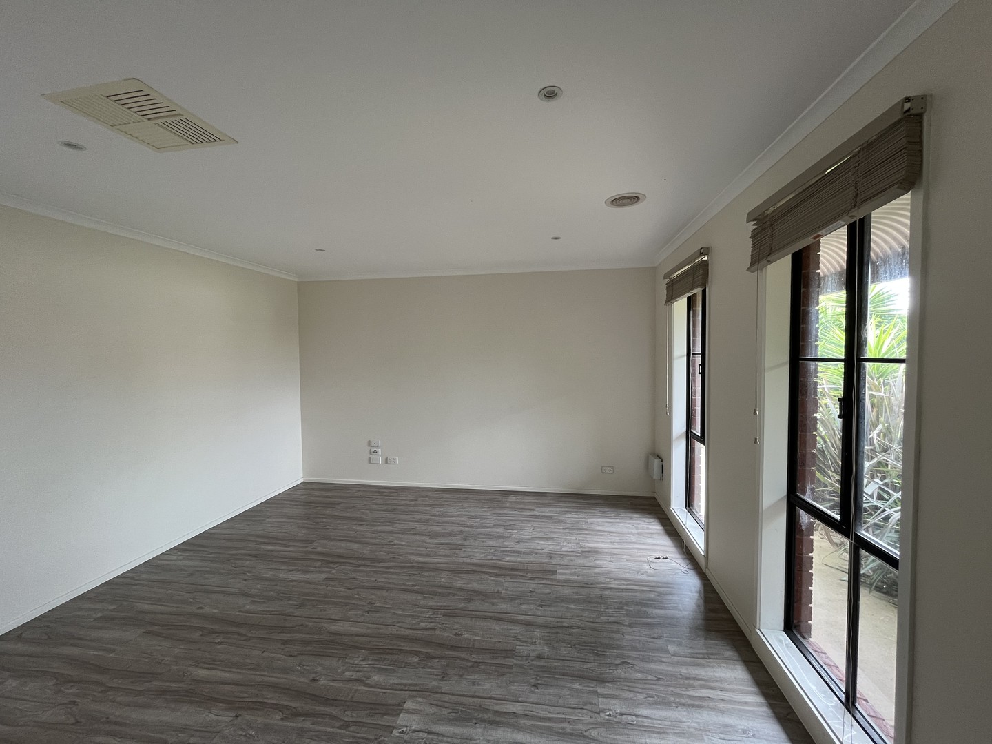 69 Flemington Crescent, Werribee, VIC 3030, Werribee - Thumbnail 4