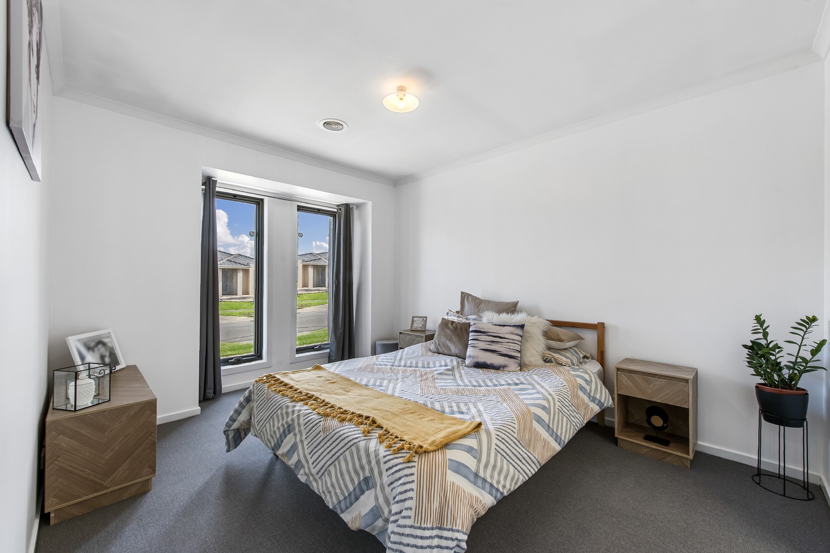 69 Hatchlands DriveDeer Park, VIC 3023, Deer Park - Thumbnail 2