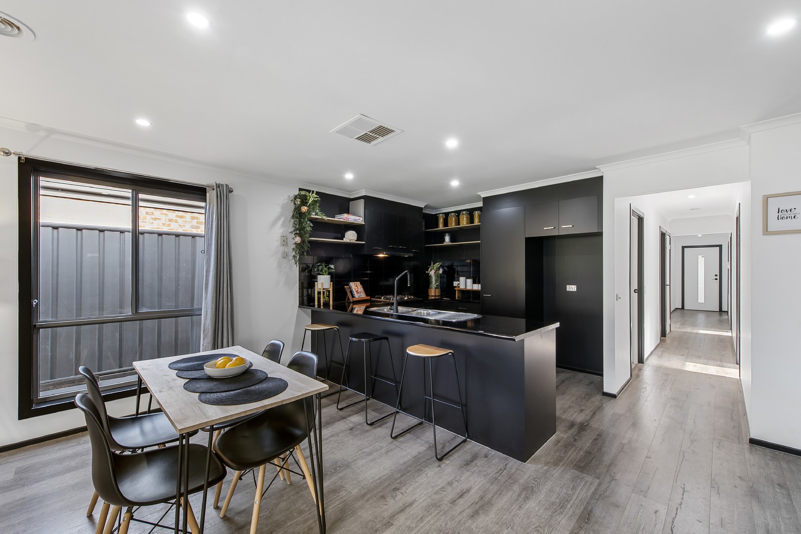 69 Hatchlands DriveDeer Park, VIC 3023, Deer Park - Thumbnail 6