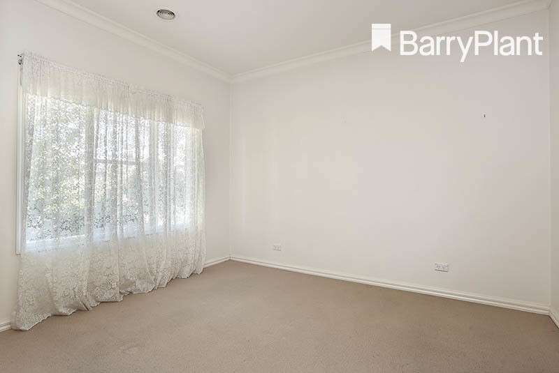 69 Lancaster Drive, Point Cook, VIC 3030, Point Cook - Thumbnail 5