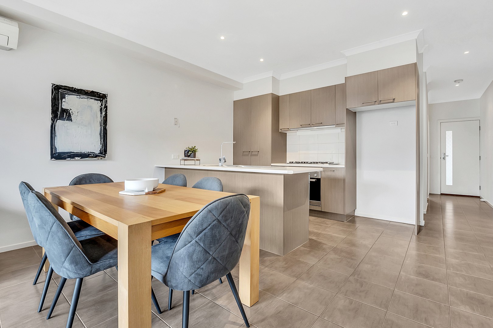 69 Lygon Drive, Craigieburn, VIC 3064, Craigieburn - Thumbnail 4