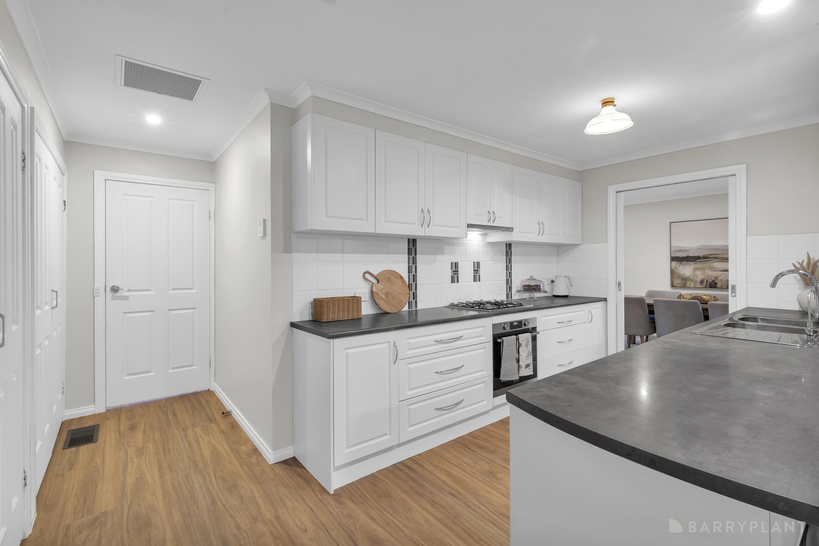 69 Sydney Parkinson Avenue, Endeavour Hills, VIC 3802, Endeavour Hills - Thumbnail 4